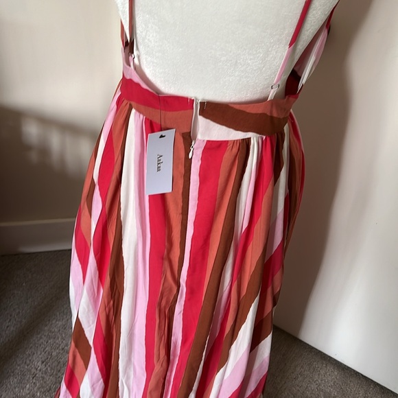 NWT long bright colored sundress size L with adjustable straps - Picture 4 of 4